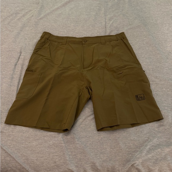 Men's Khaki Cargo Shorts - Picture 1 of 3